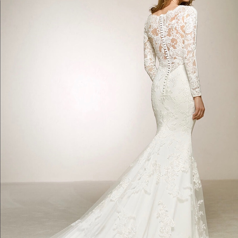 Wedding Dress with lace back.
